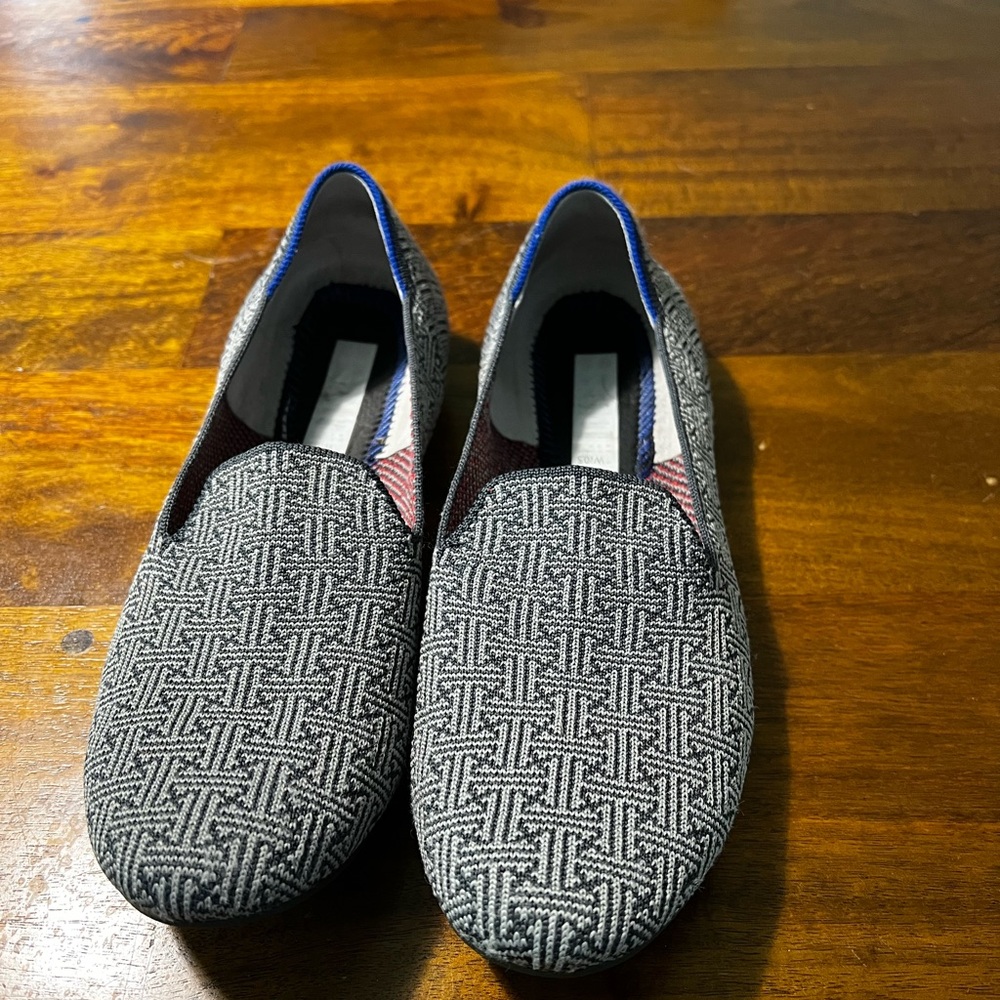 Rothy’s navy and white patterned loafer sz 10.5